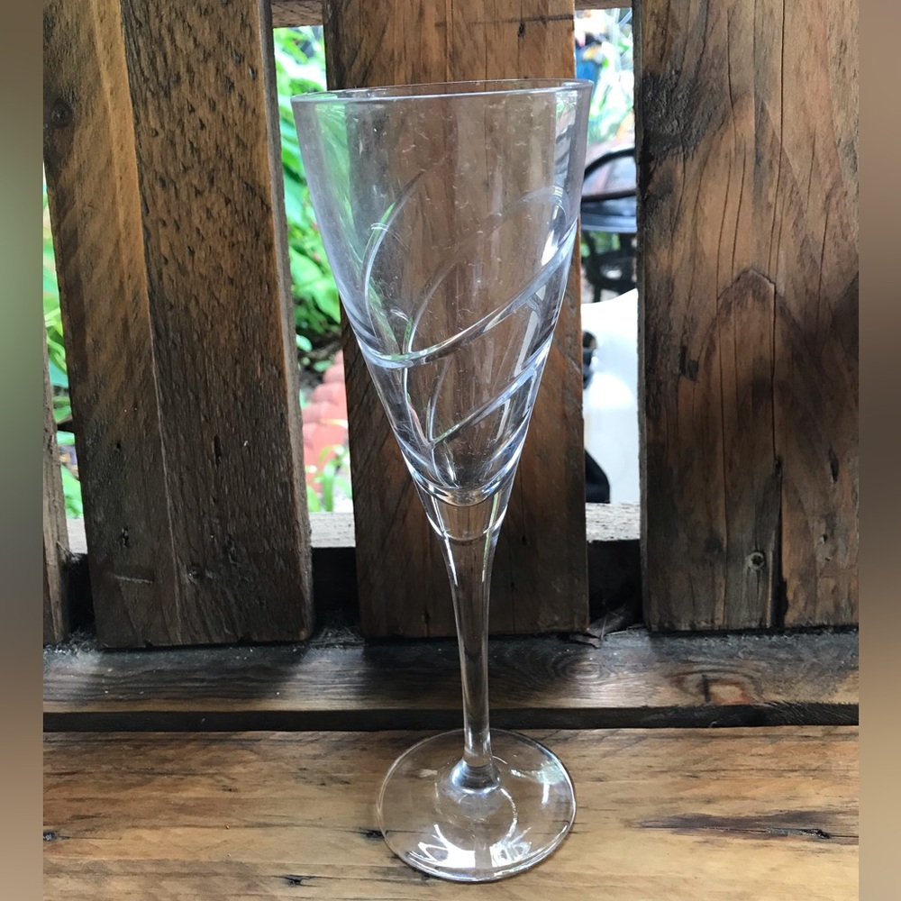 Gleneagles Crystal Tall Wine Glass-only one left